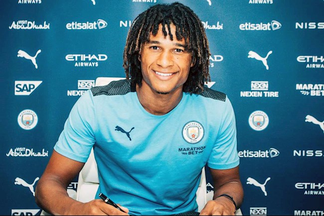 Nathan Ake không phải là cầu thủ tự do